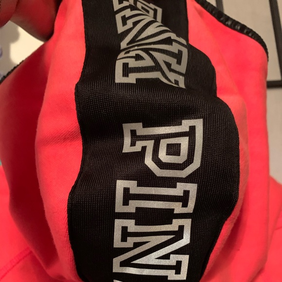 ❣️HP❣️RARE 2015 Sequin PINK Fashion Show Hoodie - Picture 4 of 6